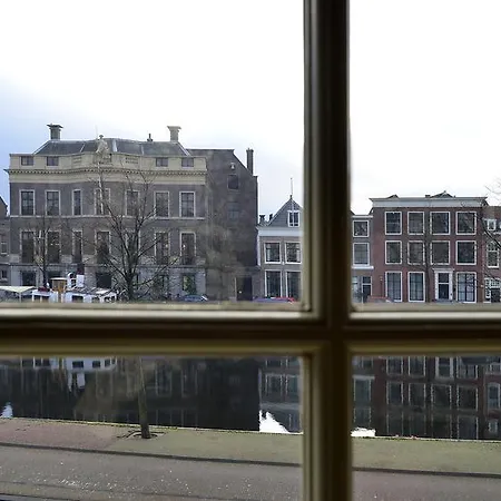 De Witte Olyphant Apartment *