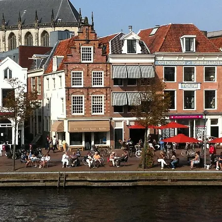 De Witte Olyphant Apartment *